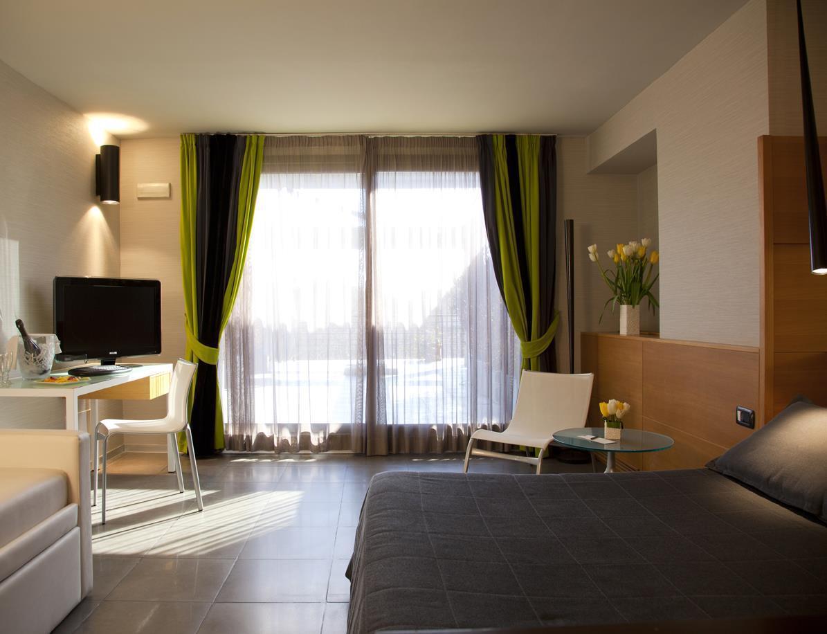 Hotel Zone Rome Exterior photo